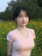两小我正在车里舔我B